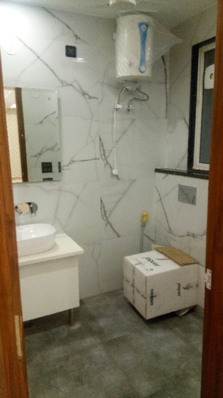 Bathroom, sector 71 3 Bedroom 1850 Sq.Ft. Builder Floor In Sector 71 Gurgaon 7999732