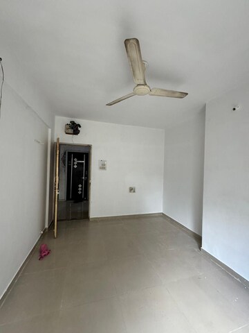 Room in 2 BHK Apartment at DSK Raanwara, Bavdhan – for Rent