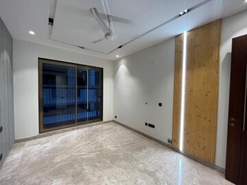 Room in 3 BHK Builder Floor at Sector 89 – for Sale