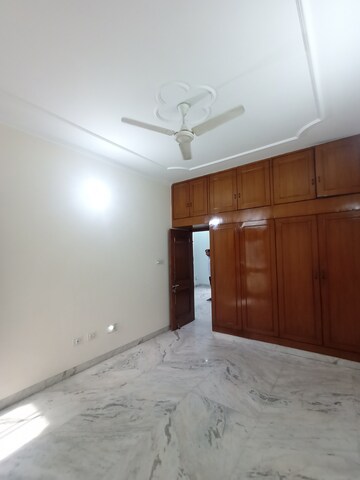 Room in 2 BHK Independent House at Sector 16 – for Rent