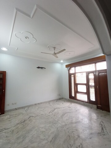 Room in 2 BHK Independent House at Sector 16 – for Rent
