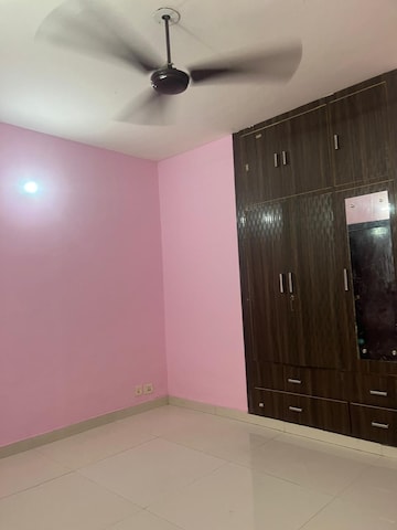 Room in 3.5 BHK Apartment at BPTP Park 81, Sector 81 – for Rent