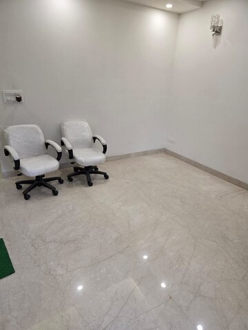 Room in 3 BHK Builder Floor at Safdarjang Enclave – for Sale