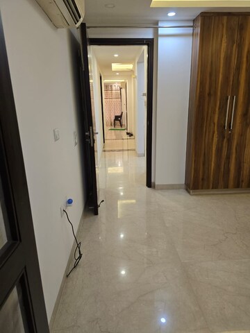 Room in 3 BHK Builder Floor at Safdarjang Enclave – for Sale