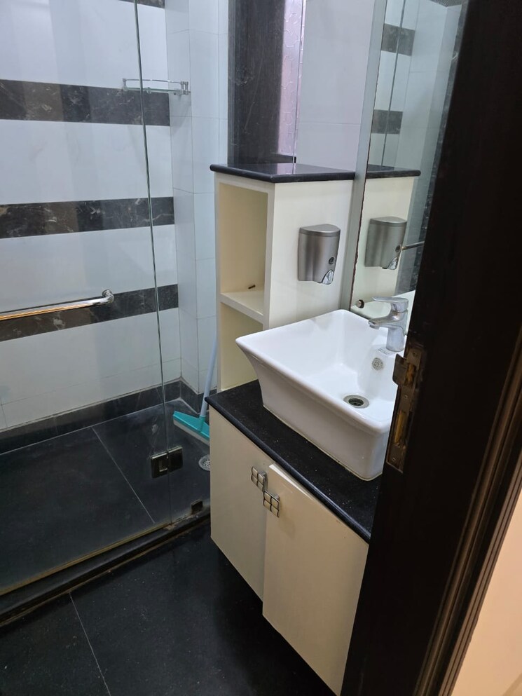 Kitchen, safdarjung enclave 3 Bedroom 150 Sq.Yd. Builder Floor In Safdarjung Enclave Delhi 7999955