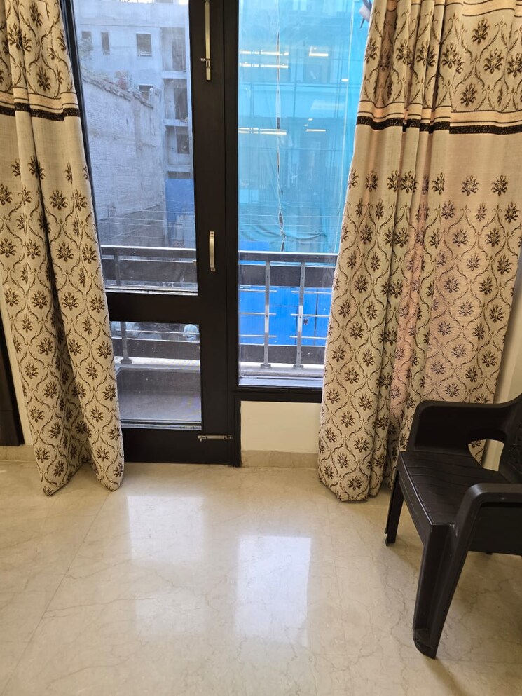 Bedroom, safdarjung enclave 3 Bedroom 150 Sq.Yd. Builder Floor In Safdarjung Enclave Delhi 7999955