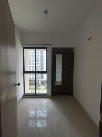 Room in 1.5 BHK Apartment at Lodha Palava Fresca C And D, Dombivli East – for Rent