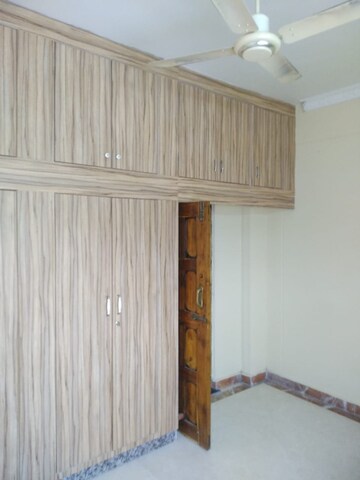 Room in 2 BHK Apartment at Begumpet – for Rent