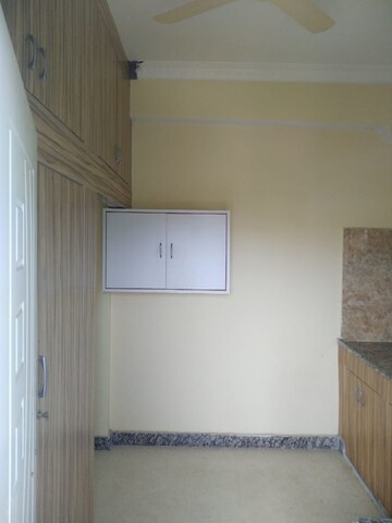 Room in 2 BHK Apartment at Begumpet – for Rent