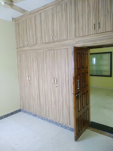 Room in 2 BHK Apartment at Begumpet – for Rent