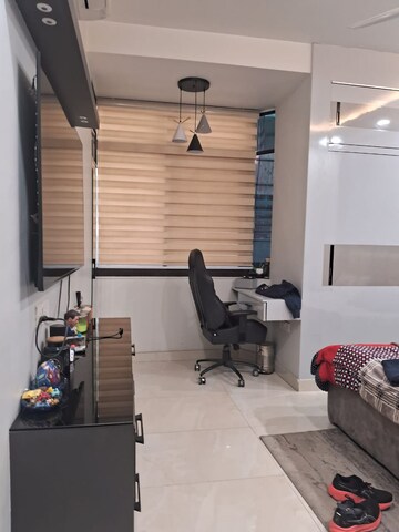 Master Bedroom in 3 BHK Builder Floor at Panchsheel Park – for Rent