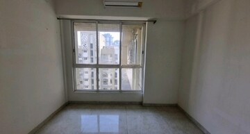 Room in 3 BHK Apartment at Lodha Amara, Kolshet Road – for Rent
