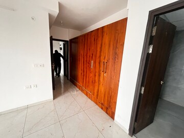 Room in 2 BHK Apartment at Rishita Manhattan, Gomti Nagar – for Rent