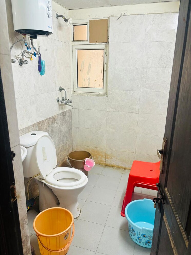 Bathroom, futec-gateway 3 Bedroom 1595 Sq.Ft. Apartment In Sector 75 Noida 8000147
