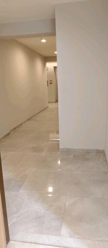 Room in 2 BHK Apartment at Piramal Vaikunth, Balkum Pada – for Rent
