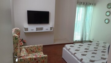 Master Bedroom in 2 BHK Independent House at Hi Castle, Beta Ii Greater Noida – for Rent