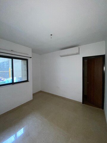 Room in 2 BHK Apartment at Lodha Lakeshore Greens, Dombivli East – for Rent