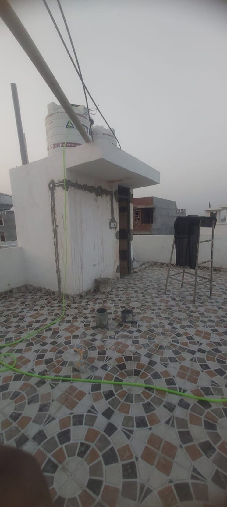 Terrace, upavp-vrindavan-yojana 6 Bedroom 1600 Sq.Ft. Independent House In Vrindavan Yojna Lucknow 8000225