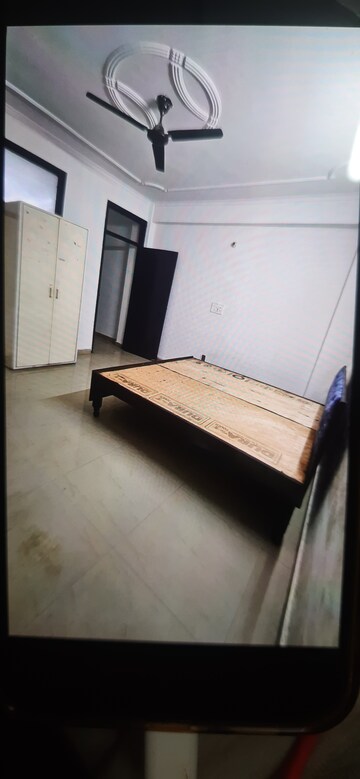 Master Bedroom in 3 BHK Villa at Tulip Mall, Sector 46 – for Rent