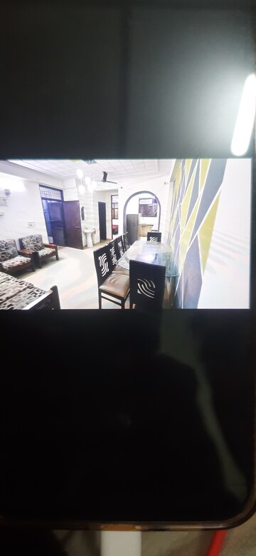 Furnished Amenities in 3 BHK Villa at Tulip Mall, Sector 46 – for Rent