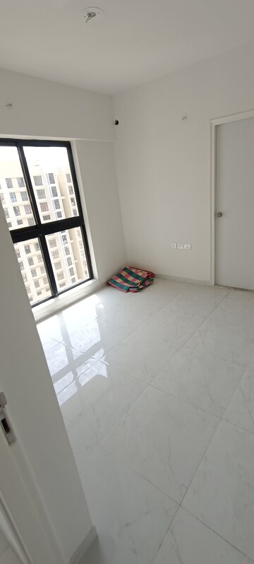 2 BHK Apartment For Rent in Runwal Gardens, Dombivli East