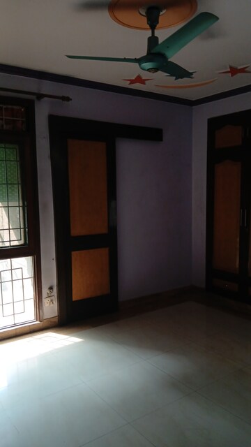 Furnished Amenities in 3 BHK Apartment at Gail Apartments, Sector 62 – for Rent