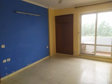 Room in 3 BHK Apartment at Value Infra Meadows Vista1, Raj Nagar Extension – for Rent