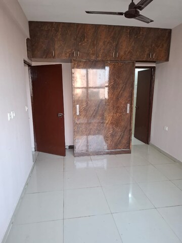 2 BHK Apartment For Rent in Pyramid Elite, Sector 86