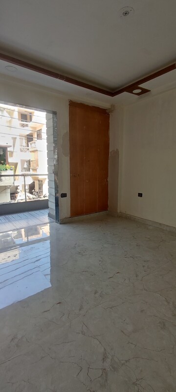 Room in 3 BHK Builder Floor at Bansal Homes, Green Fields Colony – for Sale