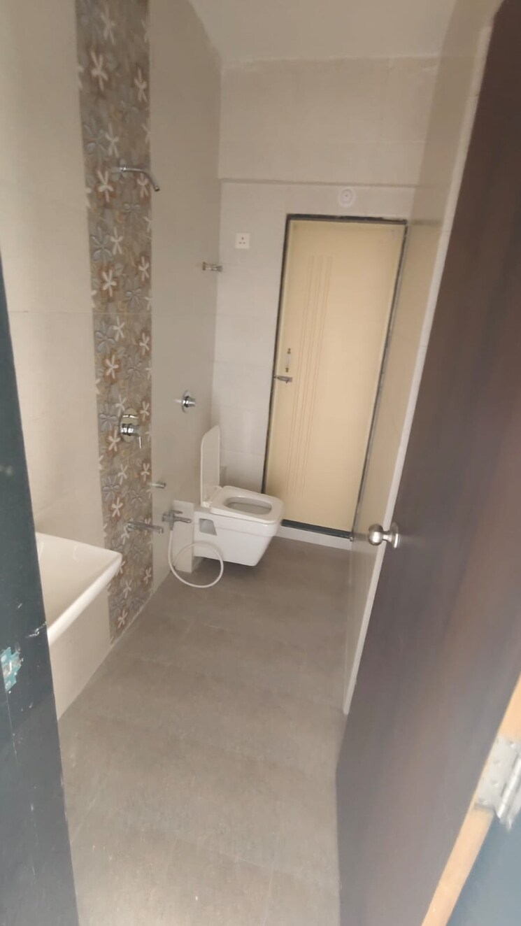 Bathroom, panchpakhadi-jewel 2 Bedroom 650 Sq.Ft. Apartment In Panch Pakhadi Thane 8000377