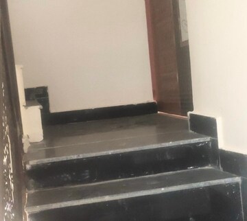 Furnished Amenities in 2 BHK Villa at Aliganj – for Rent