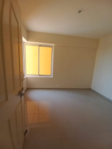 Room in 2 BHK Apartment at Wave Dream Homes, Wave City – for Sale