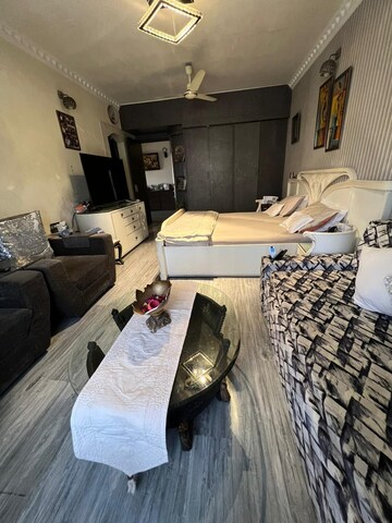 Master Bedroom in 4 BHK Apartment at Nahars Everest, Versova – for Sale