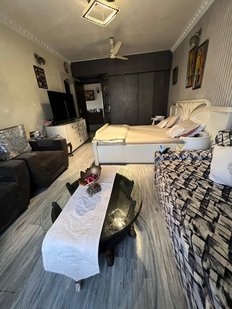 Master Bedroom, nahars-everest 4 Bedroom 2400 Sq.Ft. Apartment In Versova Mumbai 8000513