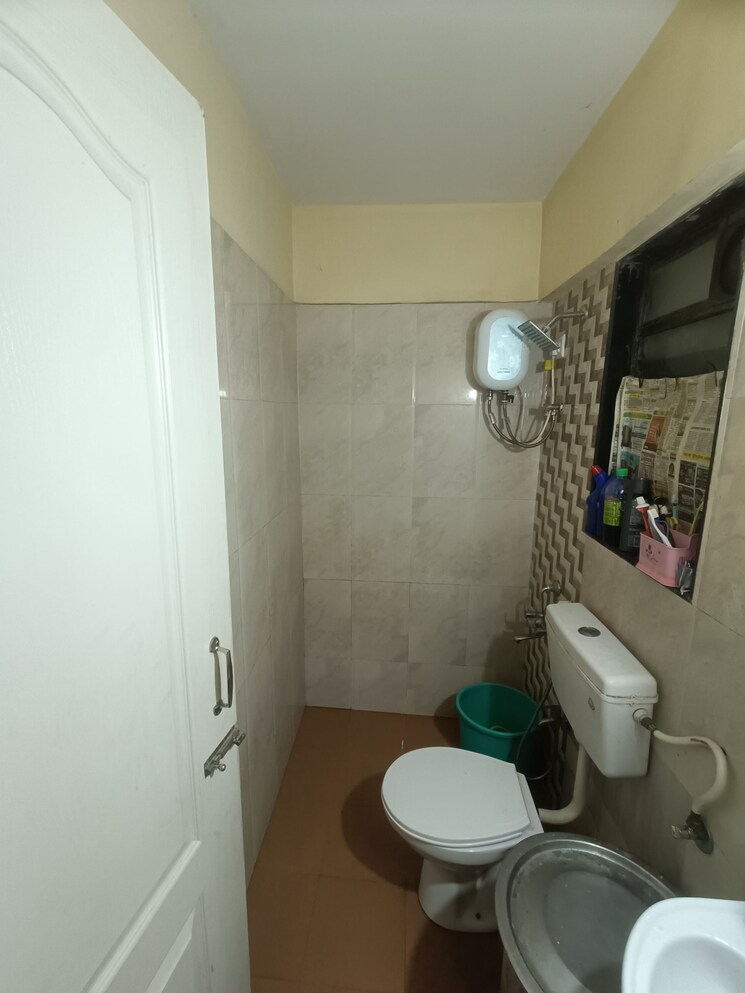 Bathroom, hubtown-greenwoods 1 Bedroom 397 Sq.Ft. Apartment In Vartak Nagar Thane 8000510