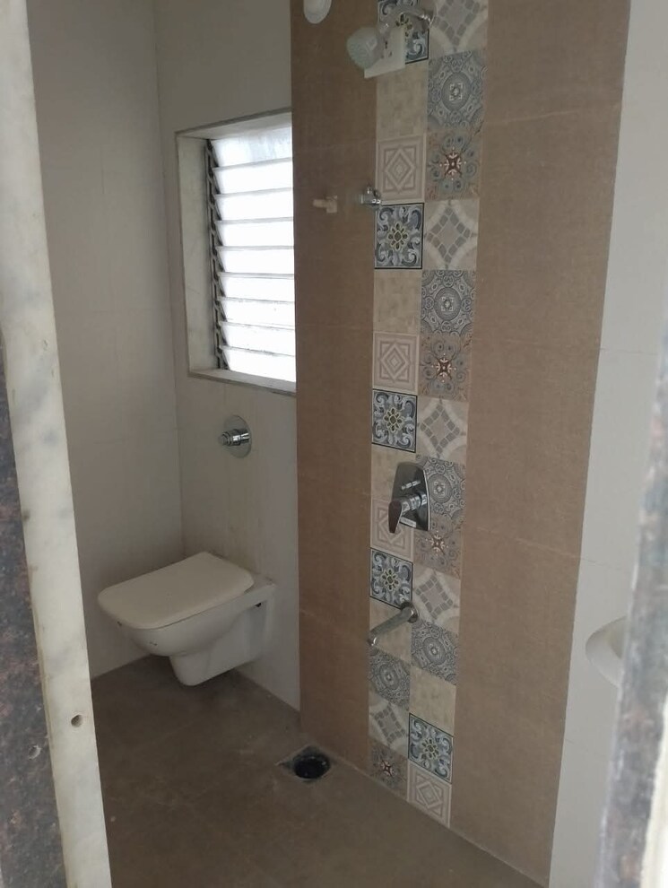 Bathroom, shreenathji-39-anthea 1 Bedroom 561 Sq.Ft. Apartment In Chembur Mumbai 8000526