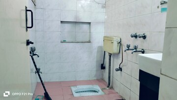 Bathroom in 2 BHK Builder Floor at Auram Floor, South City 2 – for Rent