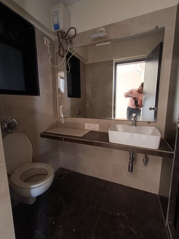 Master Bedroom in 2 BHK Apartment at Hubtown Hillcrest, Andheri East – for Rent