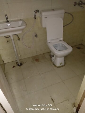 Bathroom in 3 BHK Apartment at ROF Aalayas Phase 2, Sector 102 – for Rent