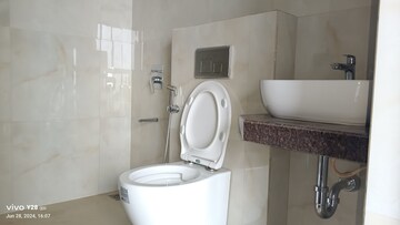 Master Bedroom in 2 BHK Apartment at Raymond The Address, Pokhran Road No 2 – for Rent