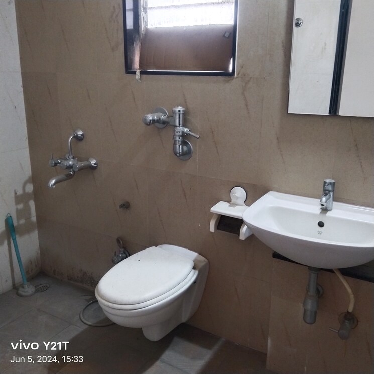 Bathroom, nyati-ebony 2 Bedroom 1064 Sq.Ft. Apartment In Undri Pune 8000683