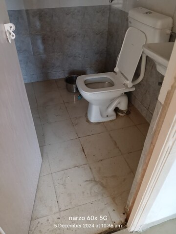 Bathroom in 3 BHK Apartment at ROF Aalayas Phase 2, Sector 102 – for Rent