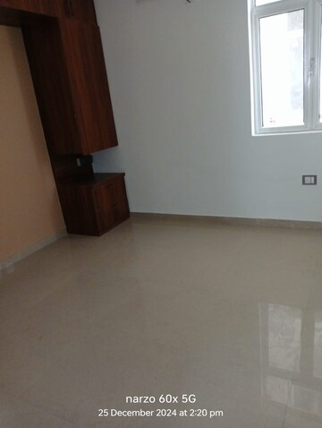 Room in 3 BHK Apartment at ROF Aalayas Phase 2, Sector 102 – for Rent