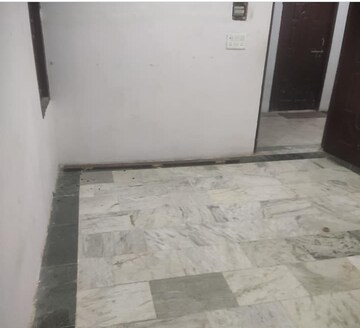 Master Bedroom in 2 BHK Villa at Aliganj – for Rent