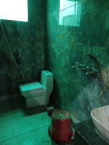 Attached Bathroom in 1.5 BHK Builder Floor at Sector 18 – for Rent