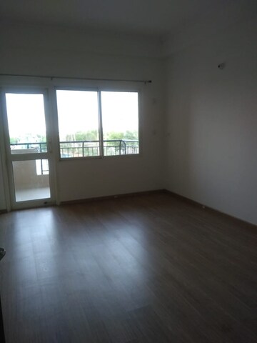 Room in 2.5 BHK Apartment at AWHO Shanti Vihar, Sector 95 – for Sale