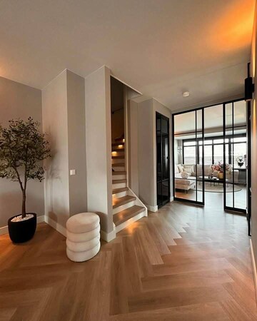 Living Room in 2.5 BHK Builder Floor at Krishna Nagar – for Rent
