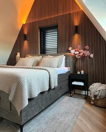 Bedroom in 2.5 BHK Builder Floor at Krishna Nagar – for Rent