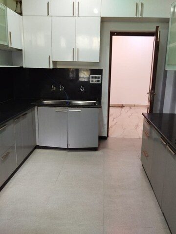 Master Bedroom in 3 BHK Builder Floor at SS Mayfield Gardens, Sector 51 – for Rent