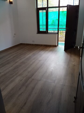 Room in 3 BHK Builder Floor at SS Mayfield Gardens, Sector 51 – for Rent